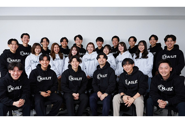 挑戦で、年商100億を掴み取る