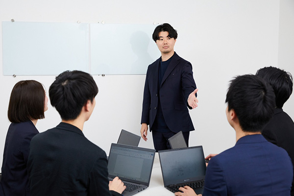 コンサルティングの力で、社会と企業の未来を動かす