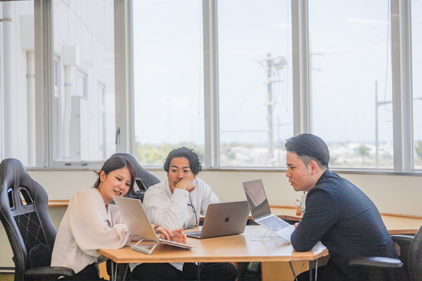 インターン生も重要な役割を！