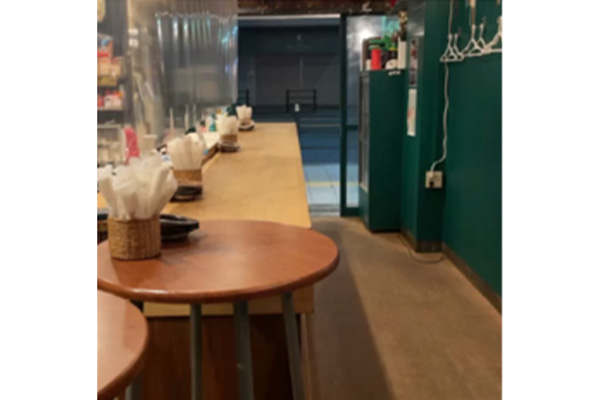 今日も賑わいを待つ店内