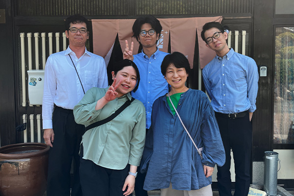 海のすぐそばの古民家を一棟貸し切ってワーケーション